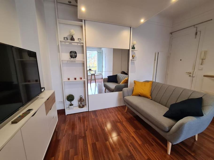 Studio A 2 Pas De La Gare Сартрувил Екстериор снимка