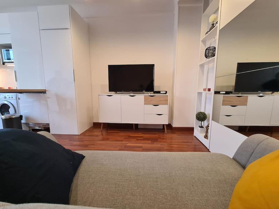 Studio A 2 Pas De La Gare Сартрувил Екстериор снимка