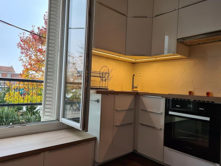 Studio A 2 Pas De La Gare Сартрувил Екстериор снимка